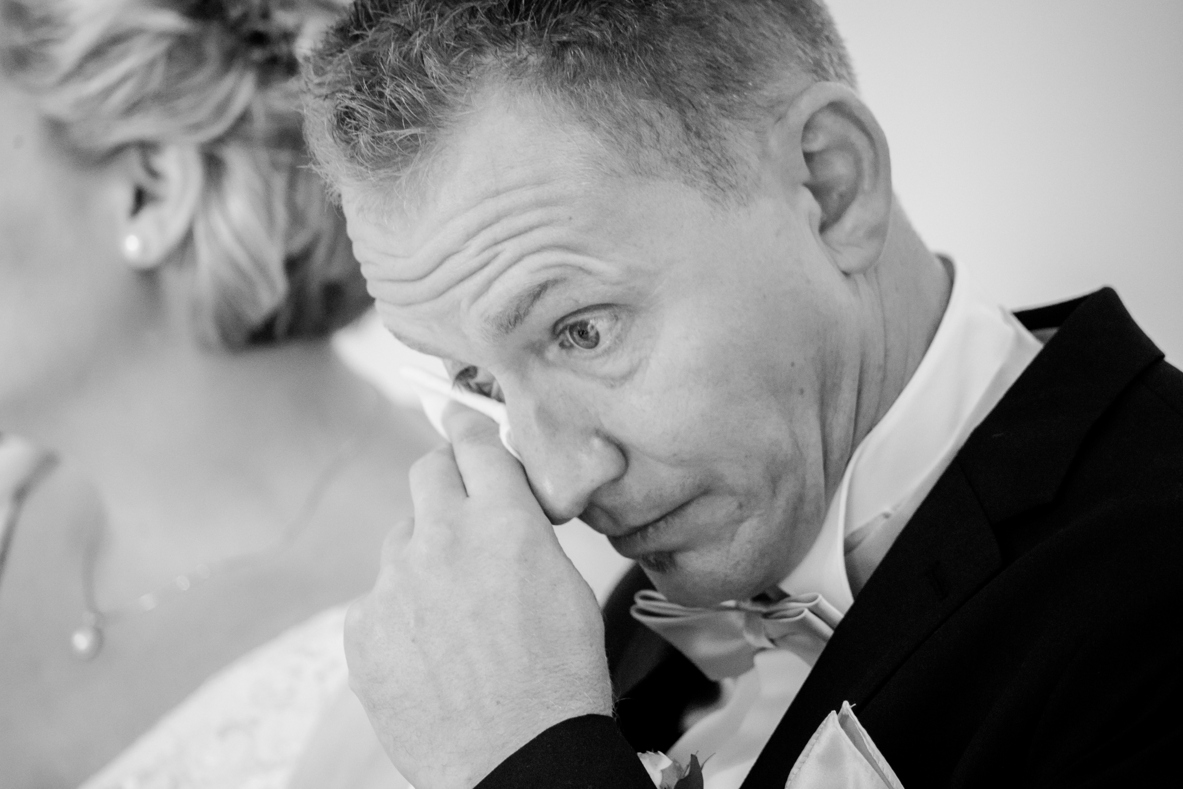 emotionaler Bräutigam vom Hochzeitsfotograf Münster